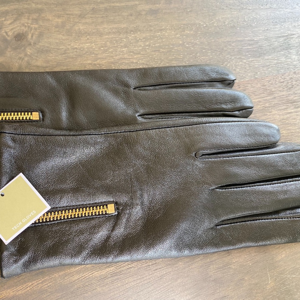 Michael Kors Black 100% Leather Gold Hardware Tech